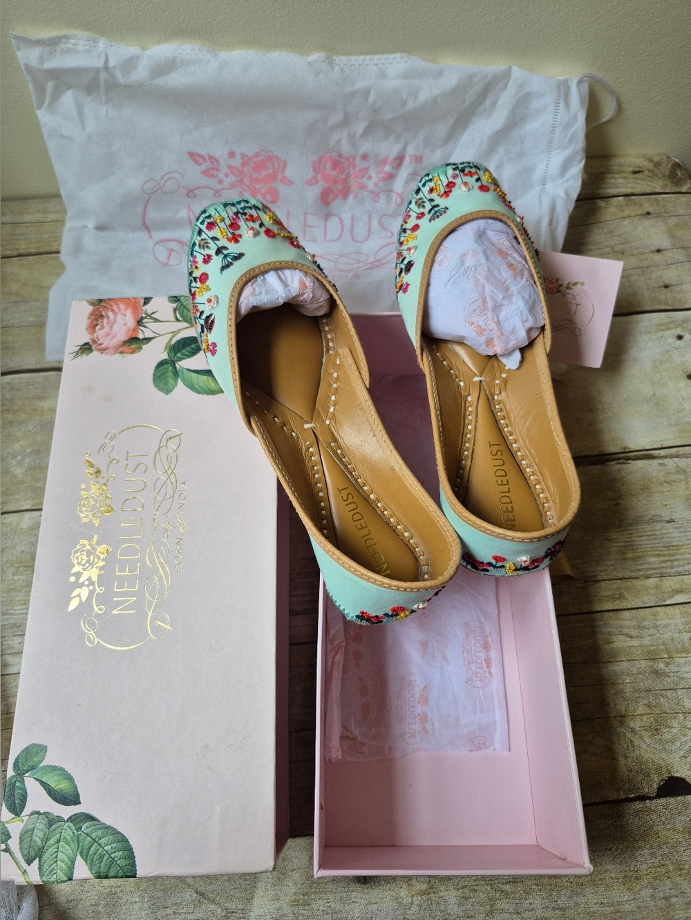 Needledust Springfields Mint Embroidered Women’s Juttis